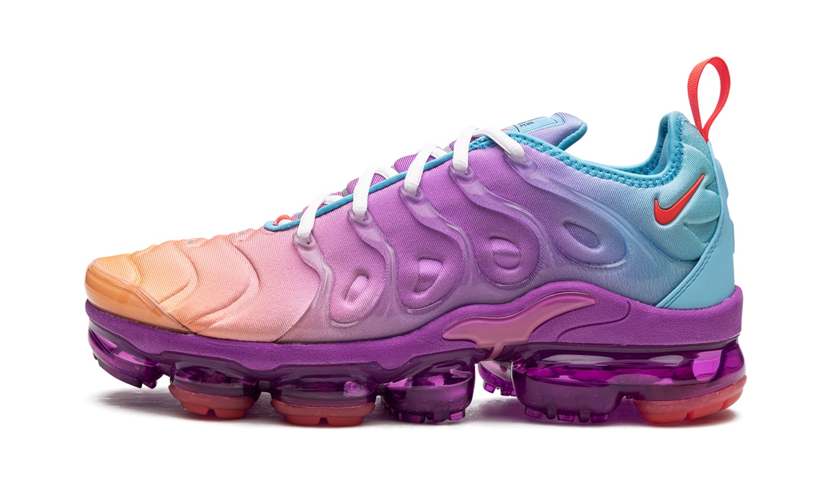 AIR VAPORMAX PLUS WMNS "Multigradient" FD0823 500