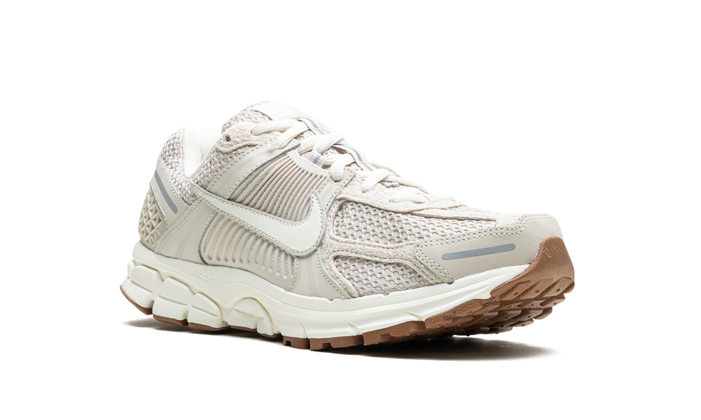 ZOOM VOMERO 5 WMNS "Light Orewood Brown" FZ3780 101