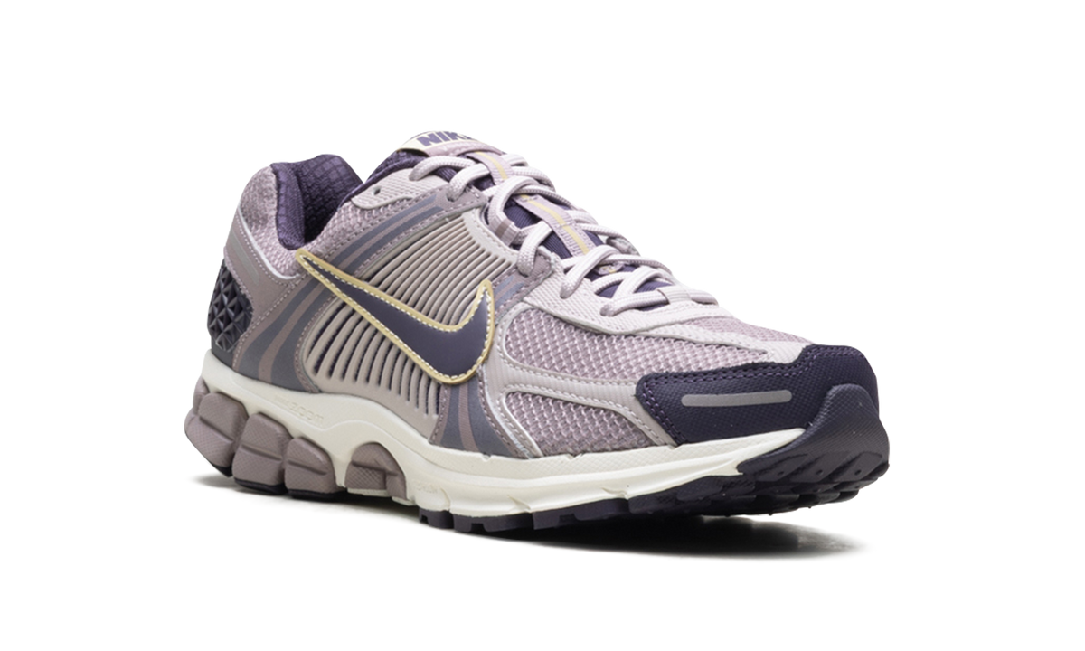 Zoom Vomero 5 "Platinum Violet" HQ3643 019