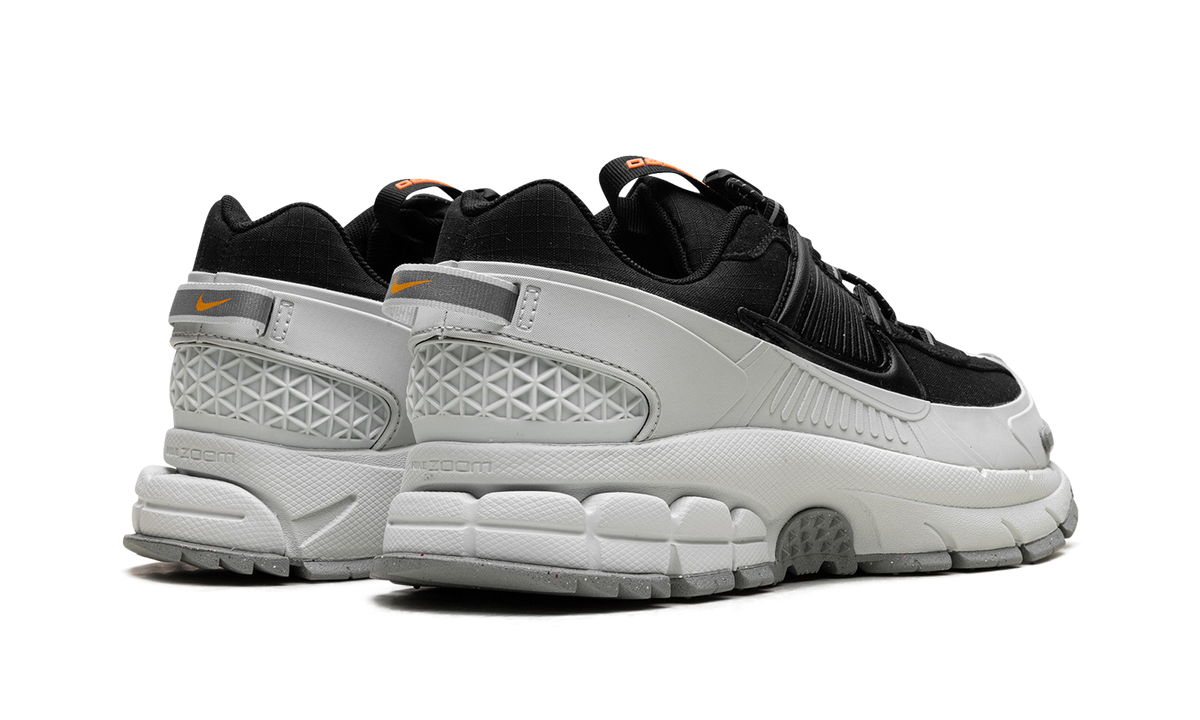 Zoom Vomero 5 Roam "Black Light Silver" FV2295 001