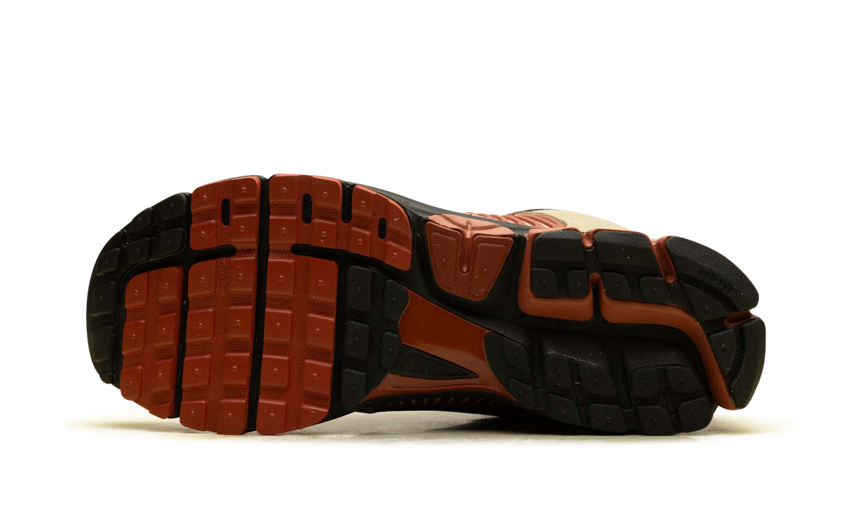 Air Zoom Vomero 5 "Desert Khaki Maroon" HF1553 201