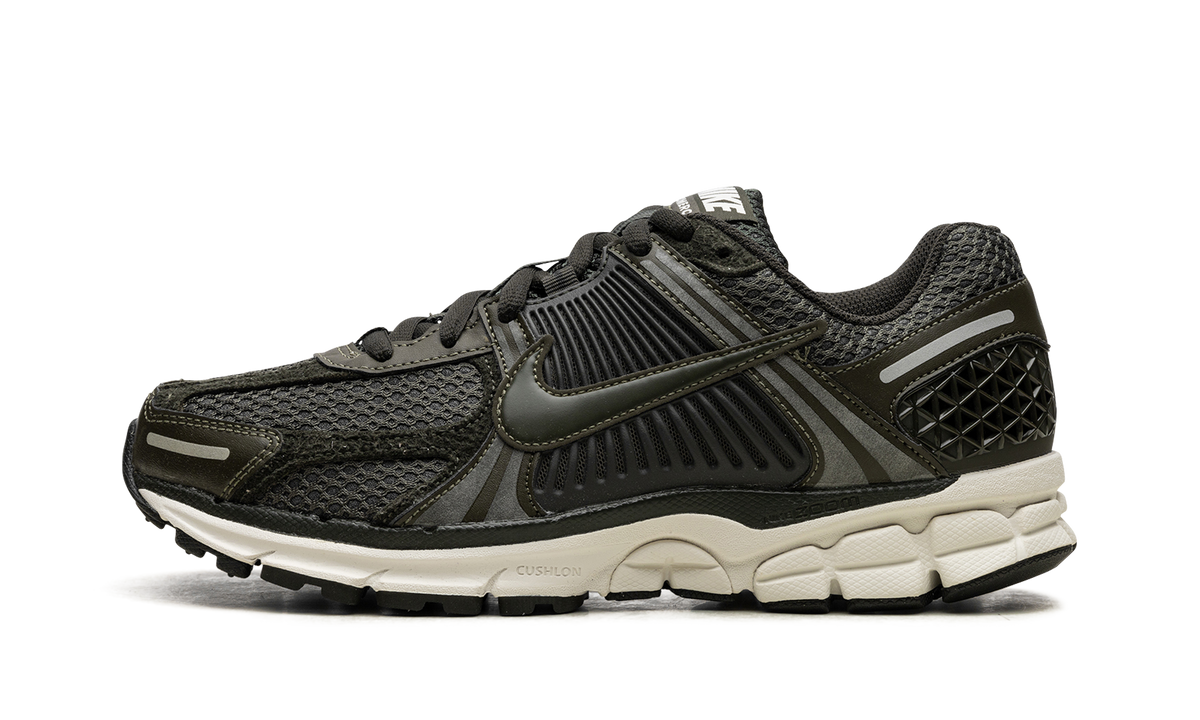 ZOOM VOMERO 5 WMNS "Sequoia" FQ8898 325