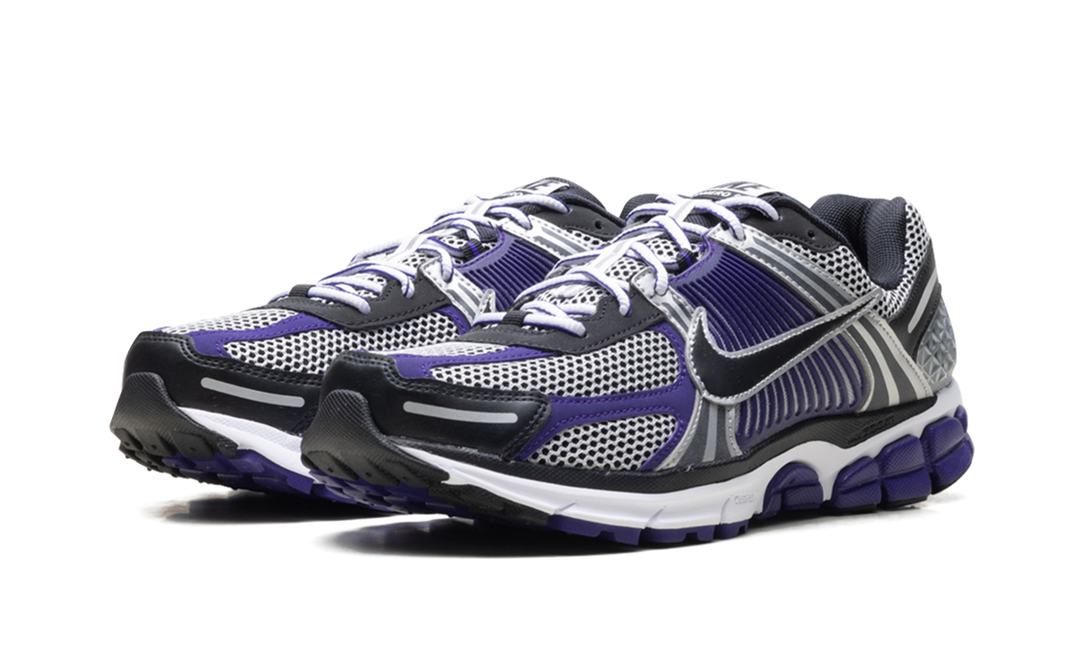 Vomero 5 "Metallic Silver / Court Purple" IM2220 095